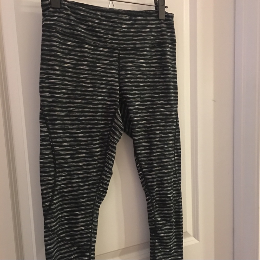 Zella slim fit Capri leggings